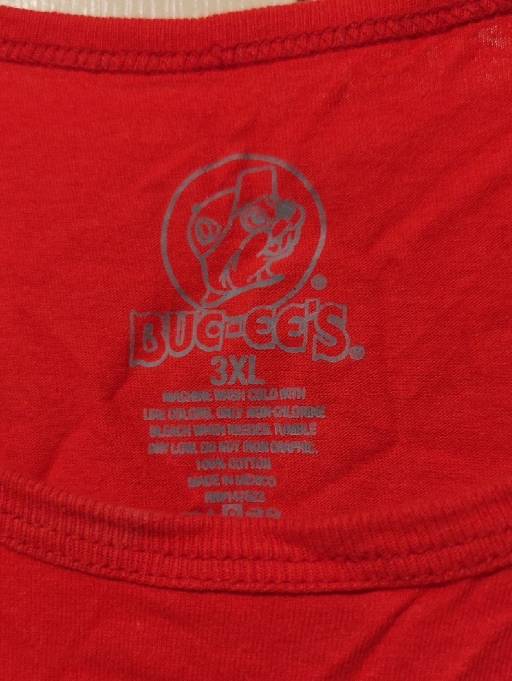 Red Buc-ee's Graphic Tank Top - Picture 2 of 3
